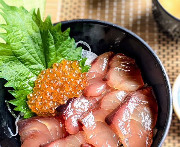 魚の漬け丼