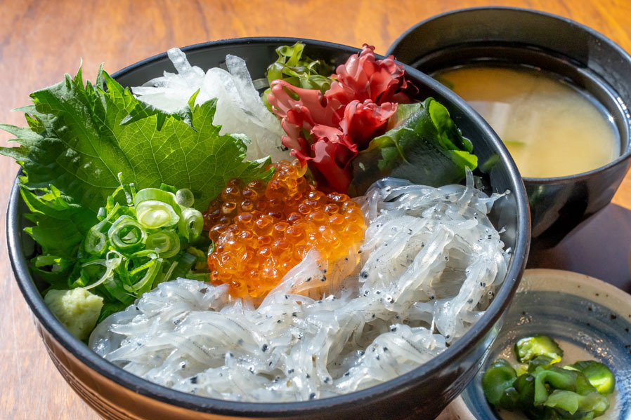 【季節限定商品】生しらす丼